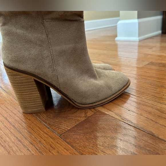 Mi.iM Brown/Beige Faux Suede 4” Tall Heeled Knee High Boots Size 7 Women - Picture 7 of 12